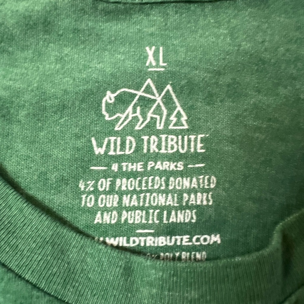 Wild Tribute Ski Bums dogs shirt - Picture 4 of 7